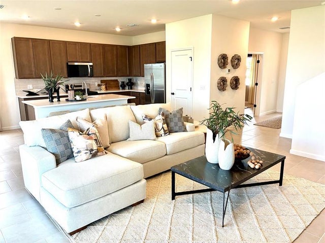 4 of 34 - 5477 Nw Camberly Ct, Port St. Lucie, FL