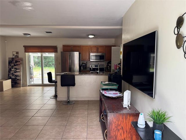 3 of 4 - 1251 Ne 208th Ter, Miami, FL