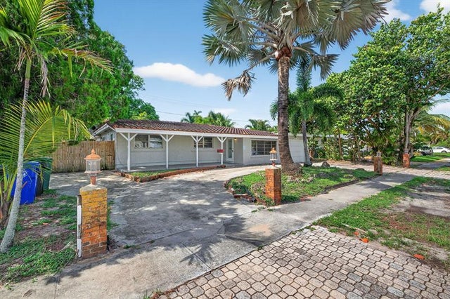 2 of 65 - 2248 Sw 14th Ct, Fort Lauderdale, FL