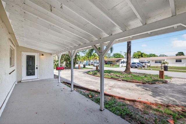 5 of 65 - 2248 Sw 14th Ct, Fort Lauderdale, FL