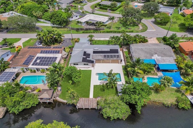 1 of 98 - 2615 Nw 9th Ter, Wilton Manors, FL
