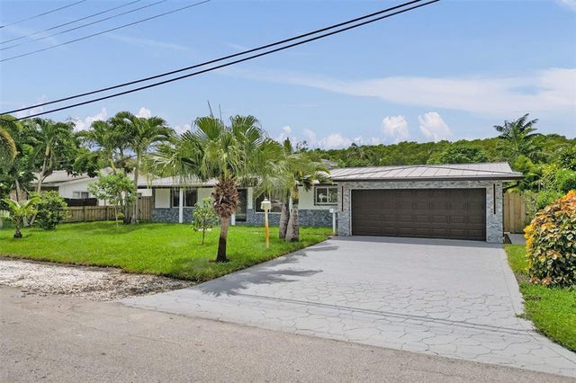 2 of 98 - 2615 Nw 9th Ter, Wilton Manors, FL