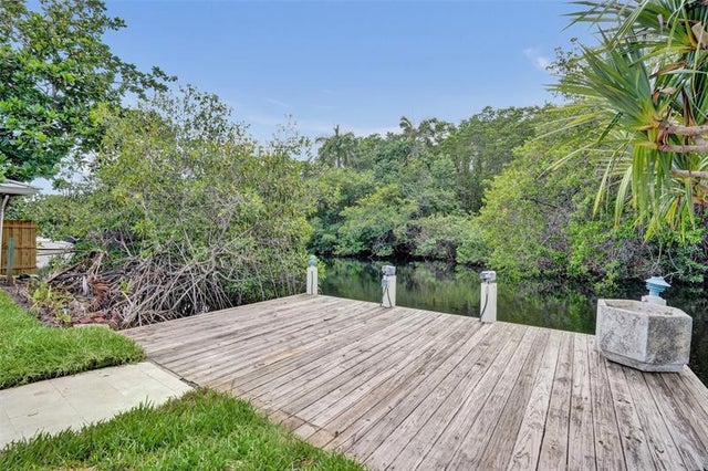4 of 98 - 2615 Nw 9th Ter, Wilton Manors, FL