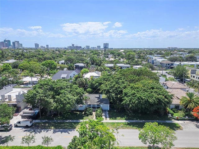 3 of 27 - 739 N Victoria Park Rd, Fort Lauderdale, FL