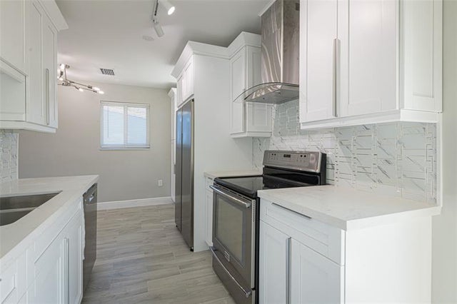4 of 25 - 1631 N 69th Ave, Hollywood, FL