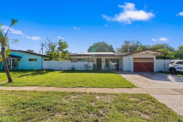 4 of 36 - 3301 N 66th Ave, Hollywood, FL