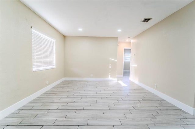 5 of 26 - 1786 Lauderdale Manor Dr, Fort Lauderdale, FL