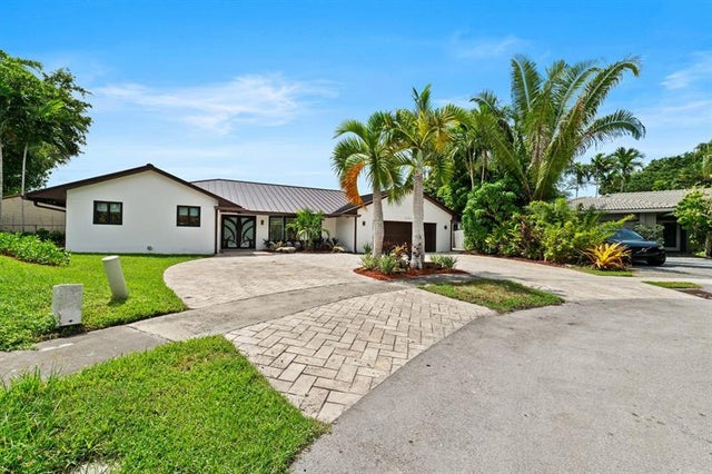 2 of 39 - 5220 N 31st Pl, Hollywood, FL