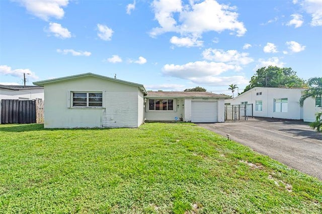 1 of 14 - 7320 Grant St, Hollywood, FL