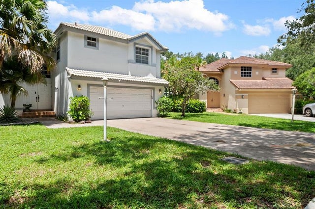 2 of 26 - 3668 Lincoln Way, Hollywood, FL