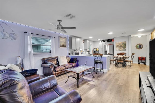 4 of 47 - 5715 Garfield St, Hollywood, FL