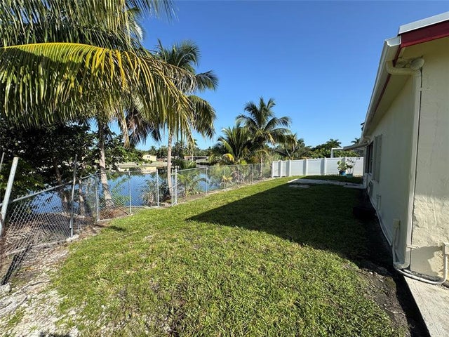 4 of 23 - 5451 Sw 55th Ave, Davie, FL