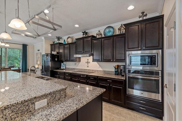 1 of 32 - 4795 Ashley Lake Cir, Vero Beach, FL