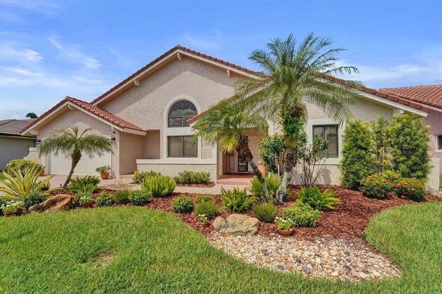 3 of 75 - 1541 W Oak Knoll Cir, Davie, FL