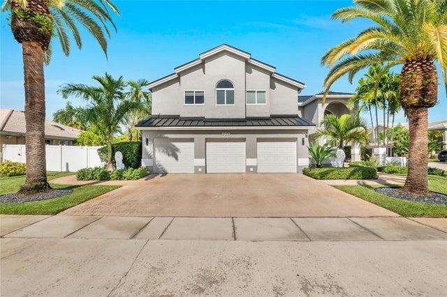 2 of 81 - 960 Nw 201st Ter, Pembroke Pines, FL