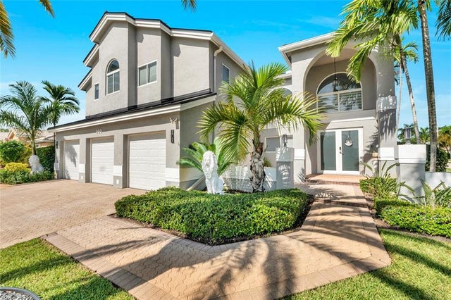 3 of 81 - 960 Nw 201st Ter, Pembroke Pines, FL
