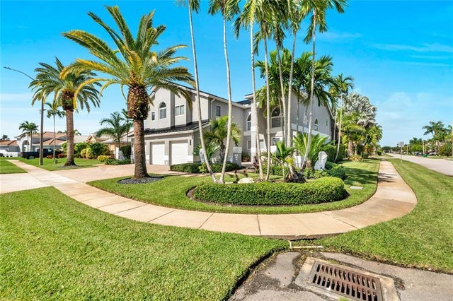 4 of 81 - 960 Nw 201st Ter, Pembroke Pines, FL