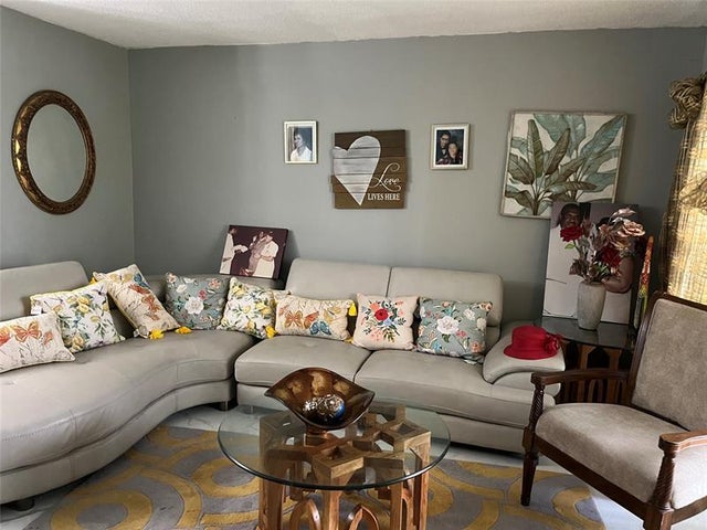 1 of 3 - 4171 Nw 52nd Ave, Lauderdale Lakes, FL