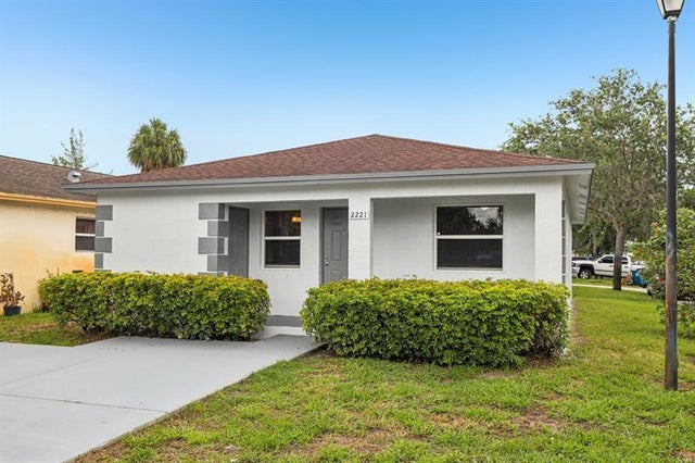 2 of 40 - 2221 Nw 24th Ct, Fort Lauderdale, FL