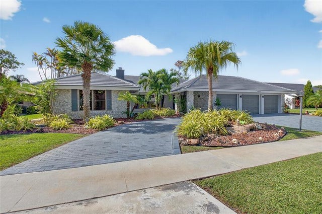4 of 64 - 10182 Boca Woods Ln, Boca Raton, FL