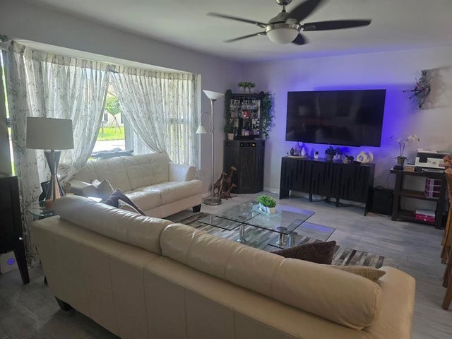 3 of 19 - 2098 Sw 17th Dr, Deerfield Beach, FL