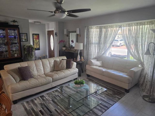 4 of 19 - 2098 Sw 17th Dr, Deerfield Beach, FL