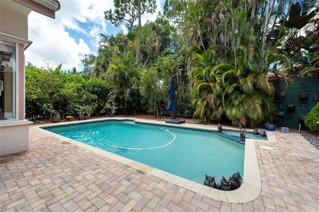4 of 51 - 3508 Wildflower Dr, Coral Springs, FL