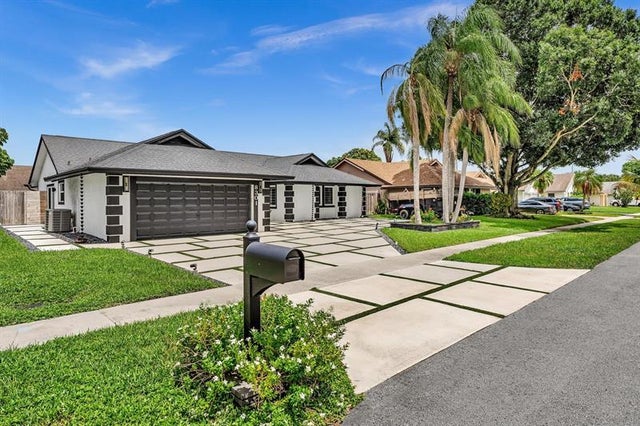 3 of 53 - 8301 Nw 52nd St, Lauderhill, FL