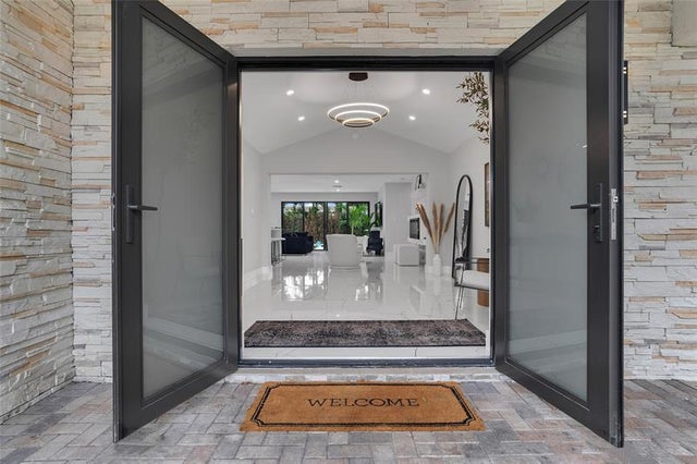 4 of 65 - 2748 Nw 9th Ln, Wilton Manors, FL