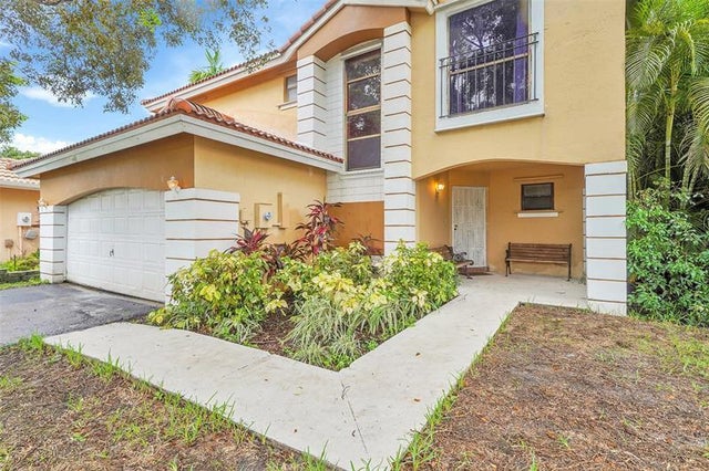 2 of 25 - 14980 Durham Ln, Davie, FL