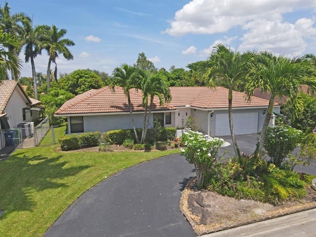 6621 Nw 52nd St, Coral Springs