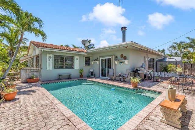 2 of 27 - 1931 Ne 27th St, Lighthouse Point, FL