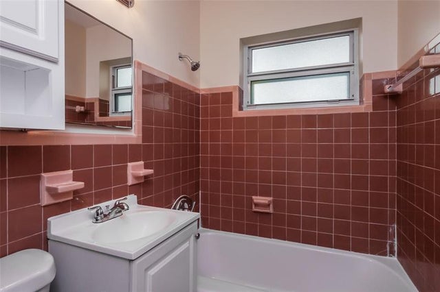 3 of 15 - 2230 Sw 5th St, Fort Lauderdale, FL