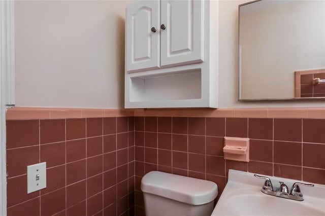 4 of 15 - 2230 Sw 5th St, Fort Lauderdale, FL