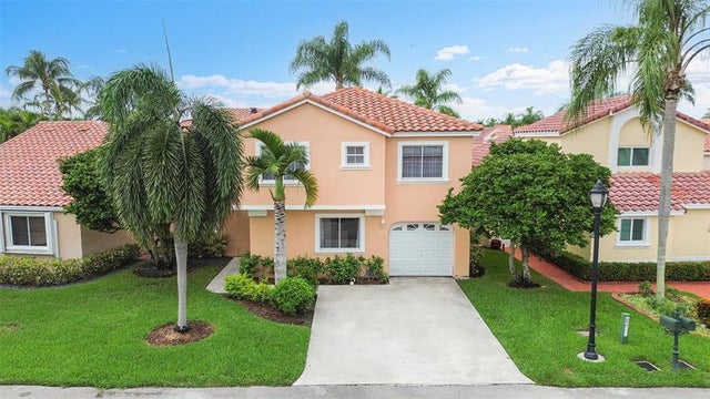 2 of 41 - 1046 Se 6th Ave, Dania, FL