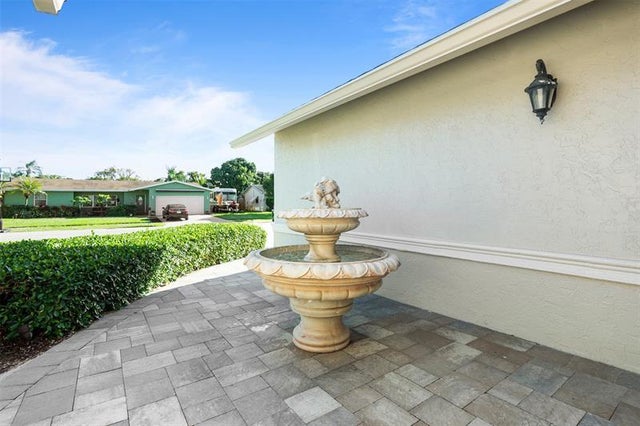 4 of 25 - 5215 Nw 27th Ct, Margate, FL