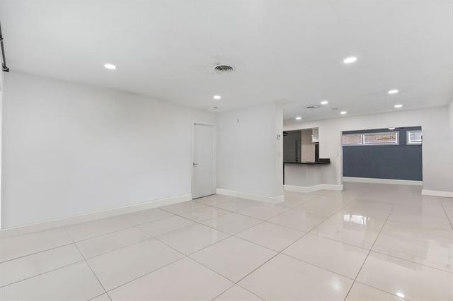 4 of 30 - 5920 Nw 14th Pl, Sunrise, FL