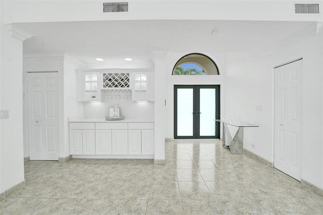5 of 49 - 10541 Nw 17th St, Plantation, FL