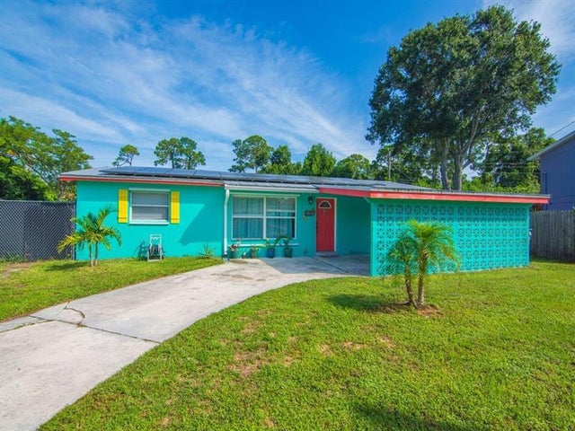 1 of 37 - 2464 1st Pl Sw, Vero Beach, FL