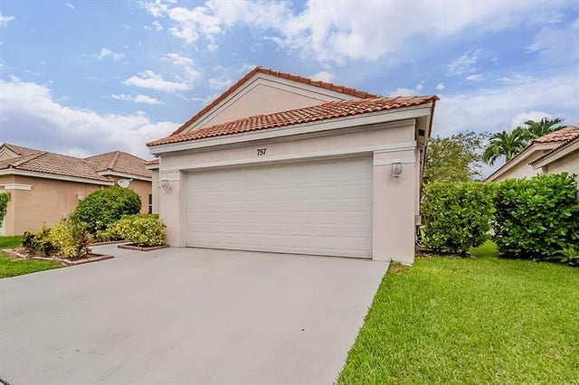 2 of 28 - 757 Tanglewood Cir, Weston, FL