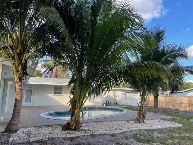 3 of 53 - 901 N 46th Ave, Hollywood, FL