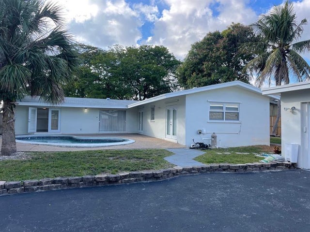 4 of 53 - 901 N 46th Ave, Hollywood, FL