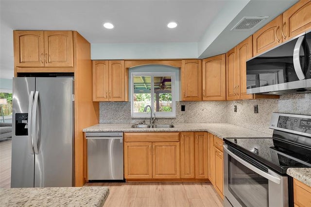3 of 58 - 161 Se 8th St, Pompano Beach, FL