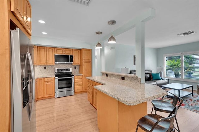 5 of 58 - 161 Se 8th St, Pompano Beach, FL