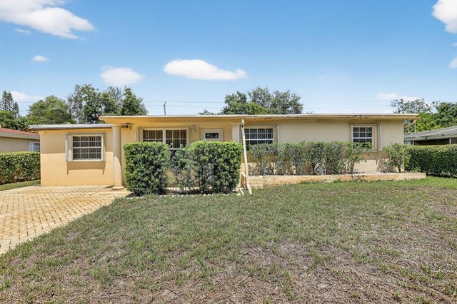 2 of 34 - 5701 Hope St, Hollywood, FL