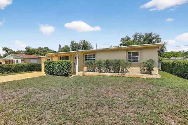 3 of 34 - 5701 Hope St, Hollywood, FL