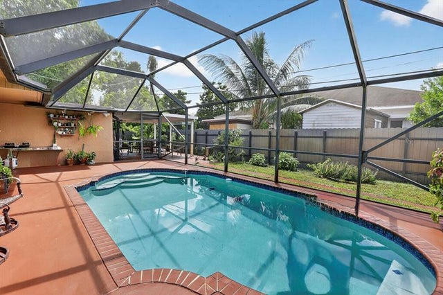 4 of 24 - 4818 Sw 11th Ct, Plantation, FL