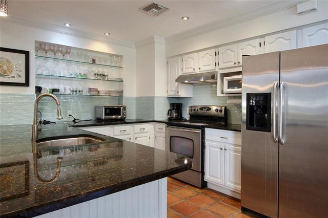 3 of 40 - 902 Holoma Dr, Vero Beach, FL