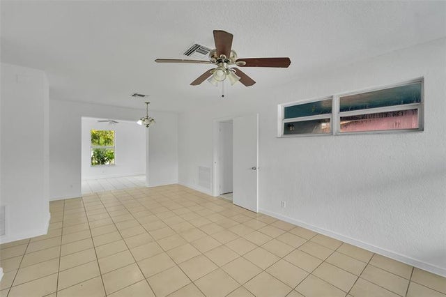 4 of 29 - 471 Sw 27th Ter, Fort Lauderdale, FL