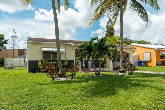1 of 25 - 2820 Fletcher St, Hollywood, FL